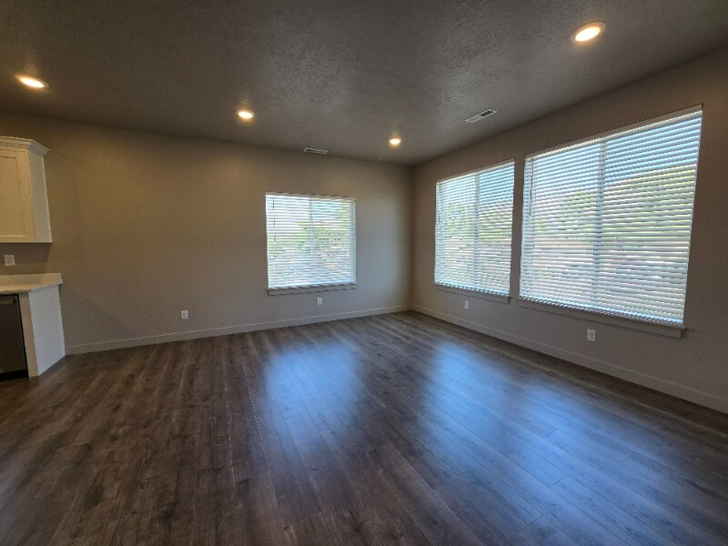 Building Photo - 3813 Ogden Ave