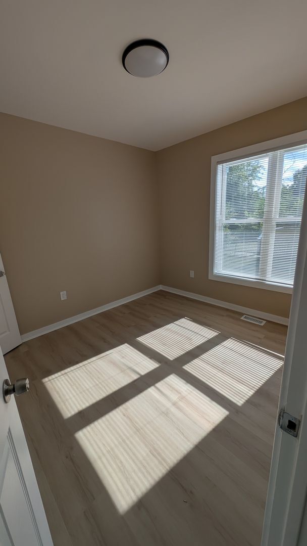 Building Photo - Newly Renovated Two-Bedroom