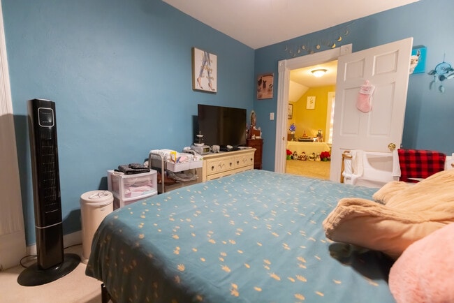 Bedroom 1 - 323 N Bennett St