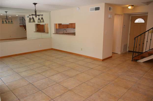Building Photo - 493 Meadowood Blvd