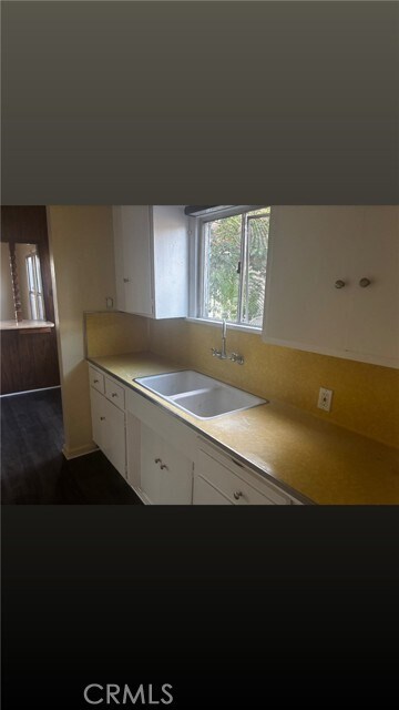 Building Photo - 4058 Santa Ana St