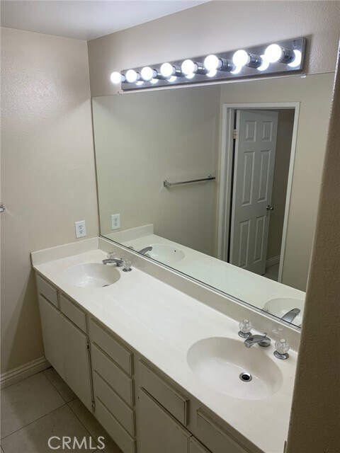 Building Photo - 39848 Millbrook Way