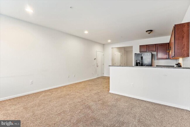 Building Photo - 316 Bridge St