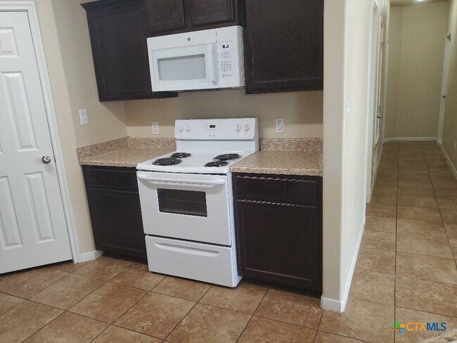 Building Photo - 1207 Cavalry Ln