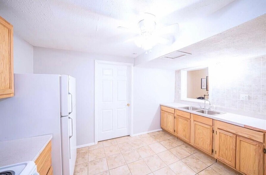 Building Photo - 120 Edgewood Rd