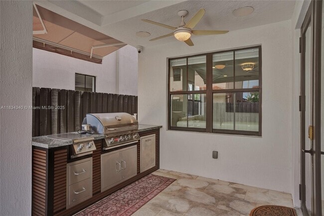 Building Photo - 1007 NW 99th Ct
