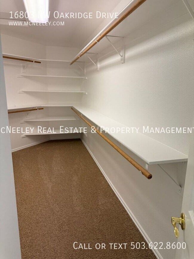 Building Photo - 16803 NW Oakridge Dr