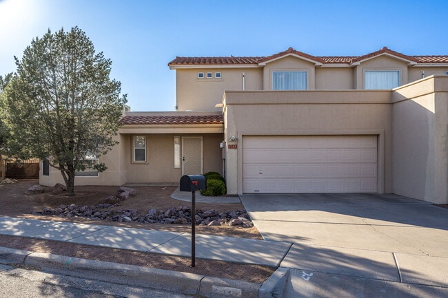 Building Photo - 2353 Saturn Cir