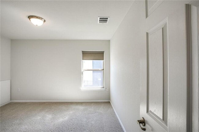 Building Photo - 701 Durness Dr