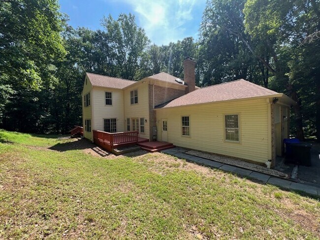 Building Photo - Spacious SF home in Potomac