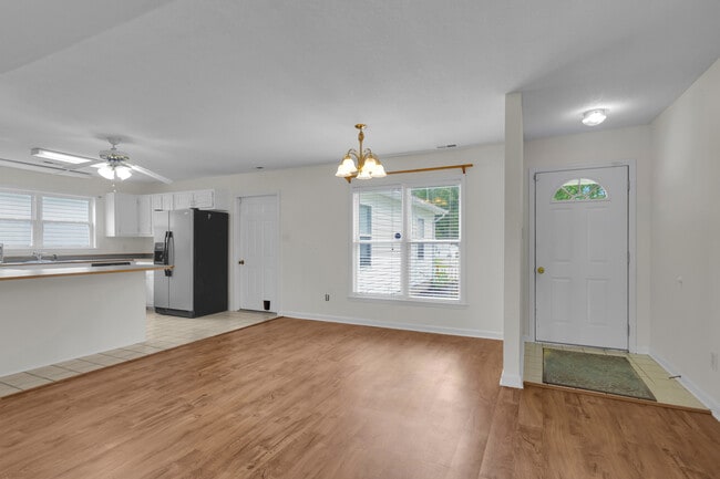 Building Photo - 108 Luke Ct