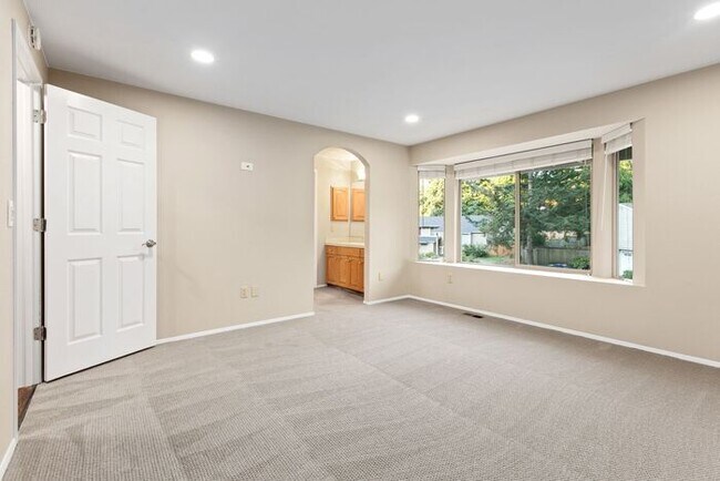 Building Photo - Air Conditioned Urban Retreat in Whispering Pines