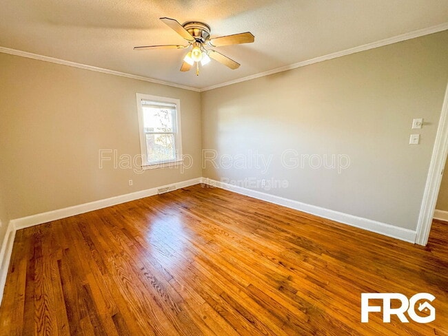 Building Photo - 113 Belmont Dr