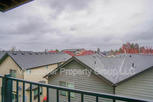 Building Photo - 13010 NE 24th Cir