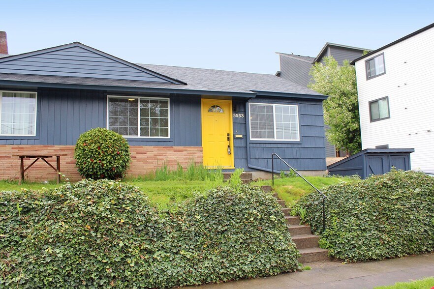 Building Photo - 5535-5535 SE 17th Ave