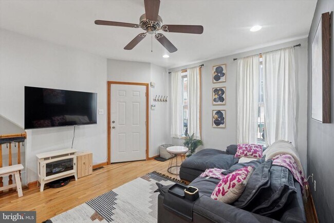 Building Photo - 1522 Brown St