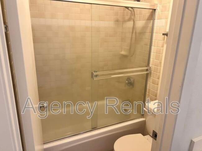 Building Photo - 92-1465 Aliinui Dr