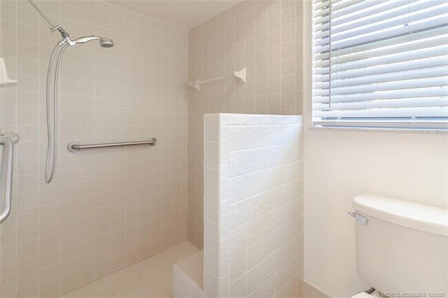 Building Photo - 2343 SW Spoonbill Dr