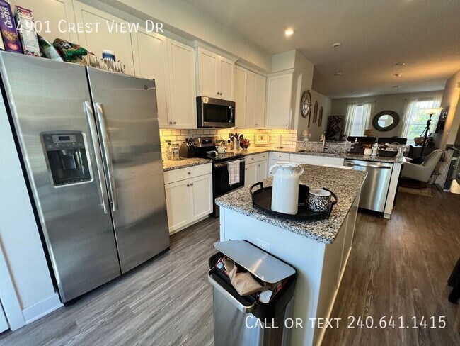 Building Photo - 4901 Crest View Dr