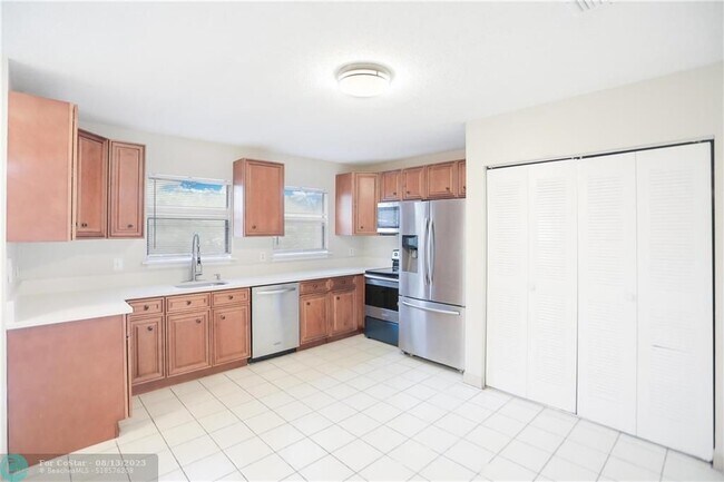 Building Photo - 4161 NW 114th Ave