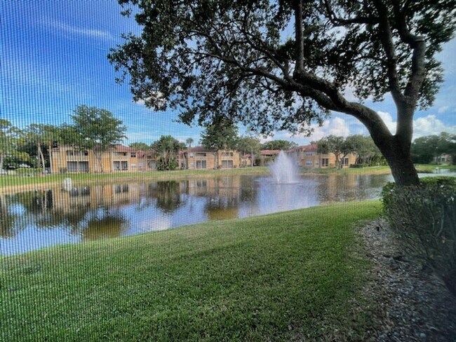 Building Photo - Palm Lakes Condominium