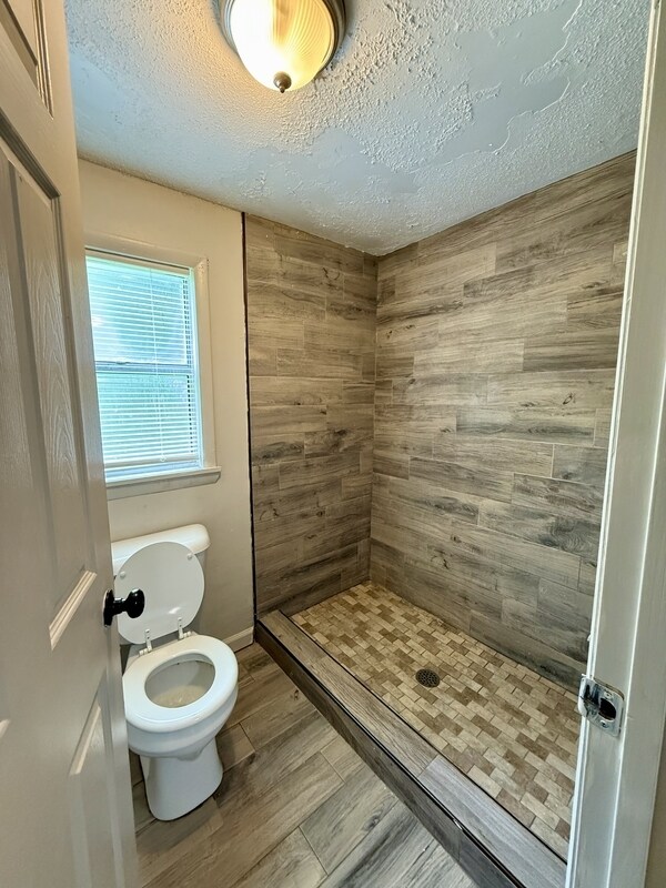 Building Photo - 911 7Th St