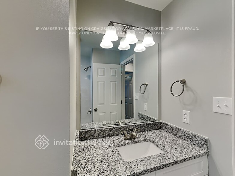 Building Photo - 3316 Continental Dr