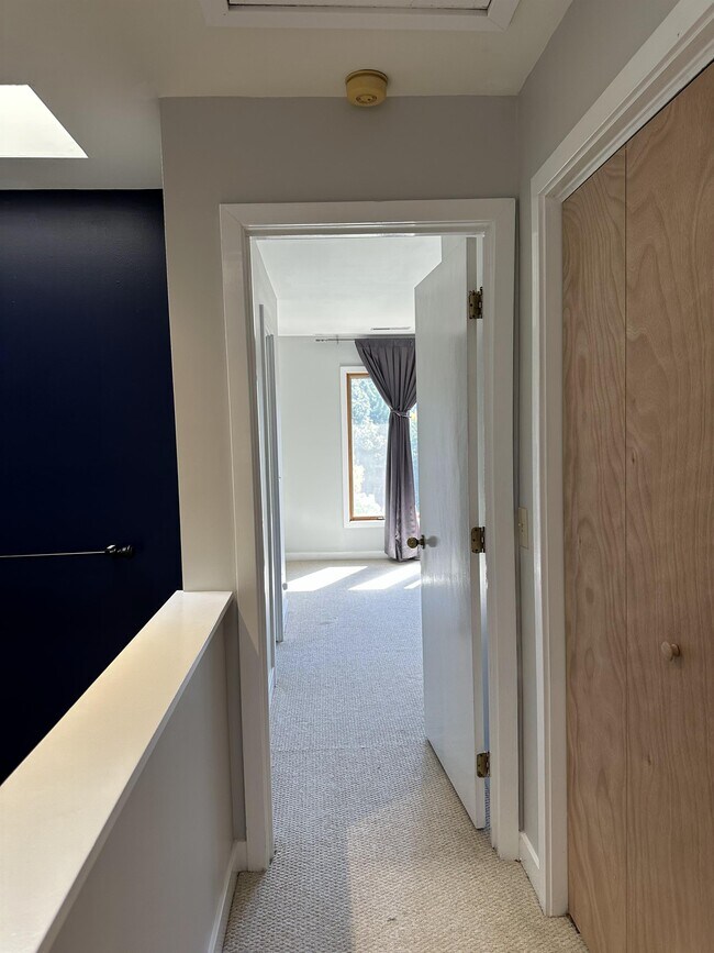 Building Photo - 8 Weybridge Pl