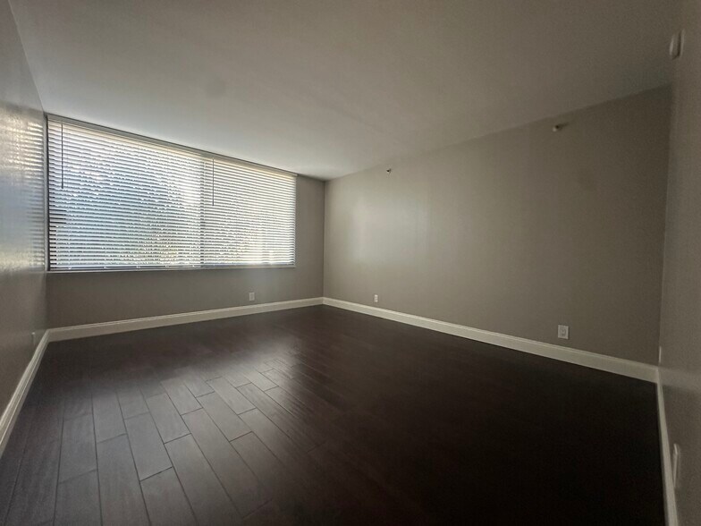 Spacious Master Bedroom - 600 W 9th St