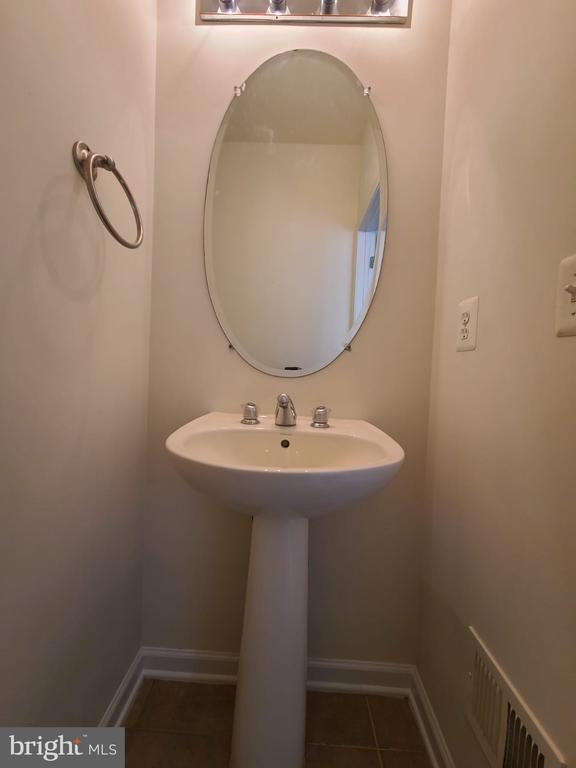 Building Photo - 42625 Homefront Terrace