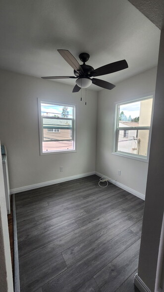 Building Photo - 731 1/2 Via Altamira