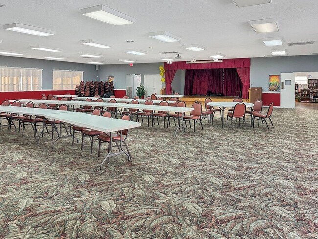 Building Photo - 6090 N Sabal Palm Blvd
