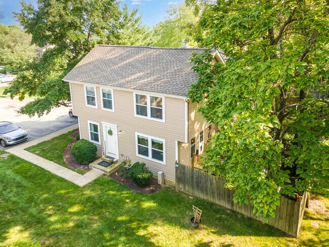 Building Photo - 1071 Stratford Ct