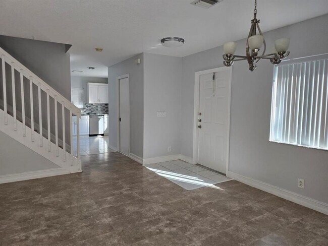 Building Photo - 4768 SW 14th Ct