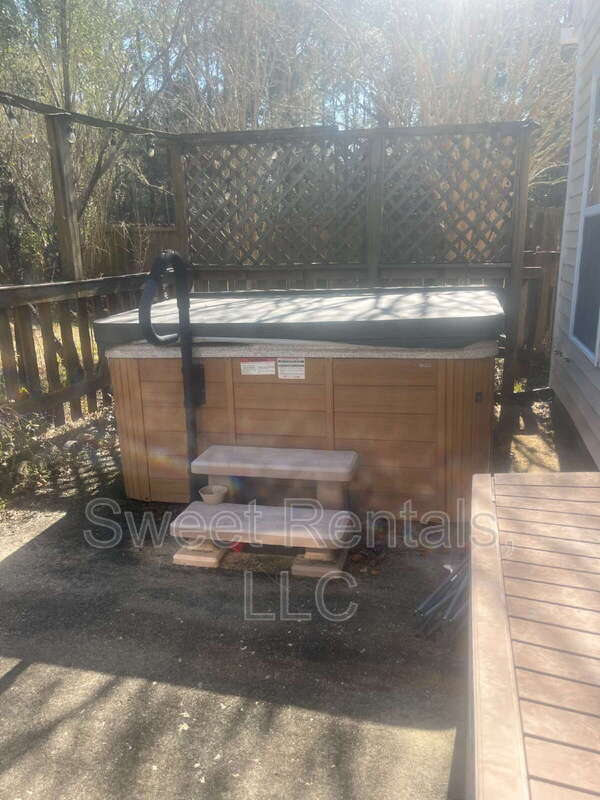 Building Photo - 343 Briarbend Rd