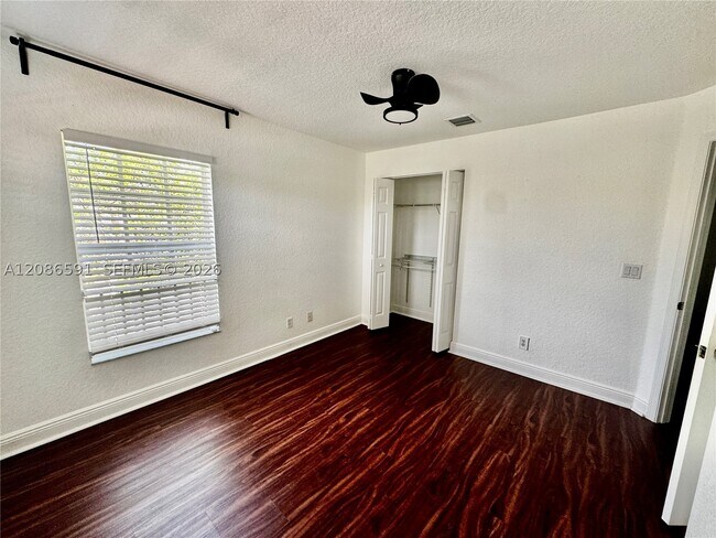 Building Photo - 9763 Darlington Pl