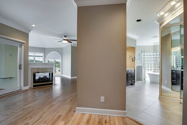 Building Photo - 209 Tooweka Trce