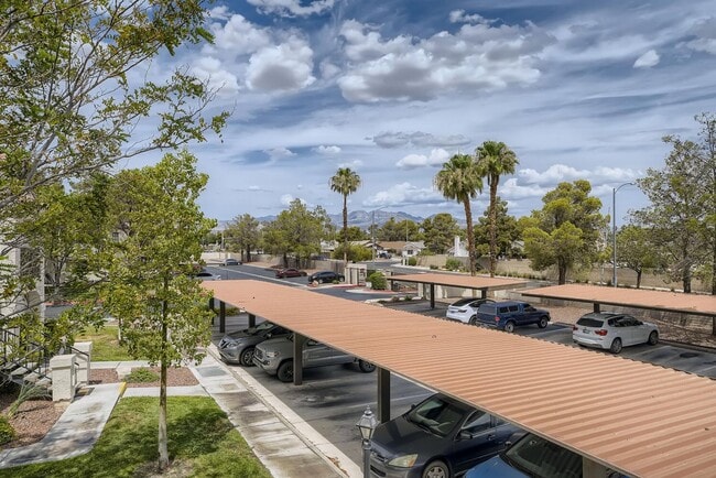 Building Photo - Central Spring Valley Condo Close to Shopping and Parks