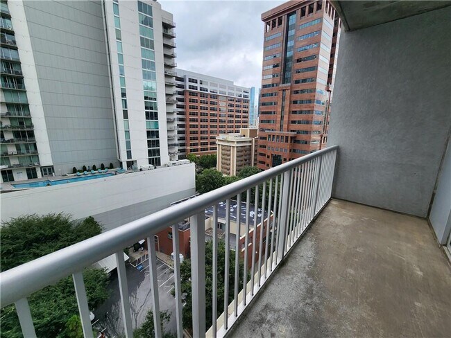 Building Photo - 44 Peachtree Pl NE