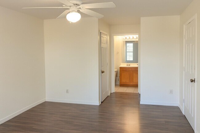 Building Photo - 4850 51st St W