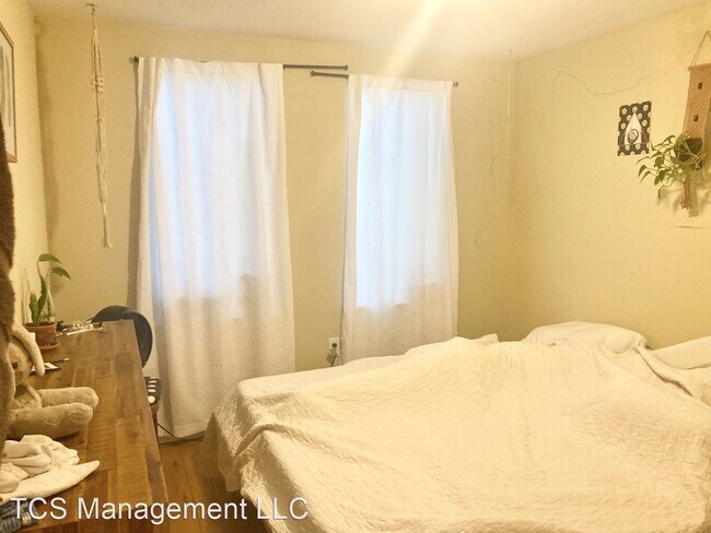 Building Photo - 3 br, 2 bath House - 3010 Harper St
