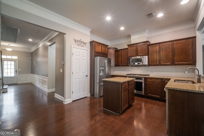 Building Photo - 2483 Norwood Dr SE