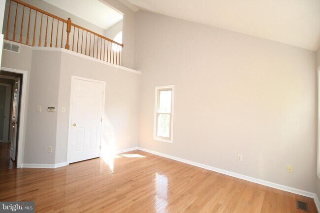 Building Photo - 10137 Treble Ct