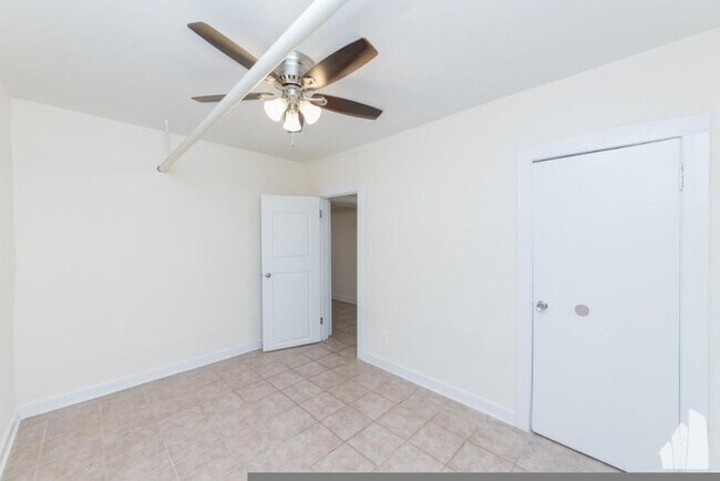 Primary Photo - 2 bedroom in Chicago IL 60625