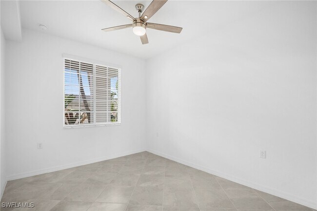 Building Photo - 15345 Grn Acrs Ave