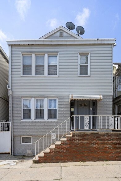 Building Photo - 98 Bergen Ave