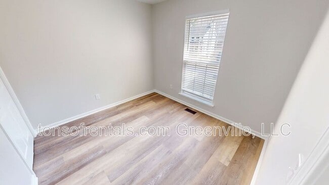 Building Photo - 407 Windy Meadow Way