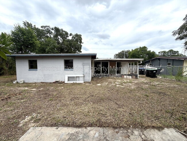 Building Photo - 1624 Ferndell Rd