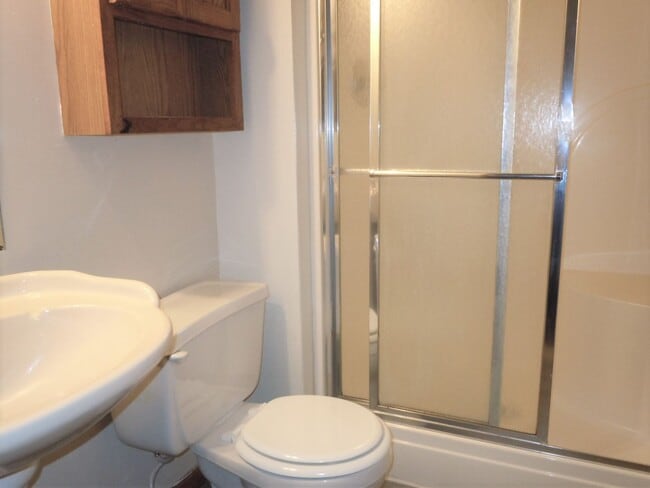 Building Photo - 3-4 Bedroom Executive Home on 5 Acres has 4 Baths and a 3 Car Garage!!