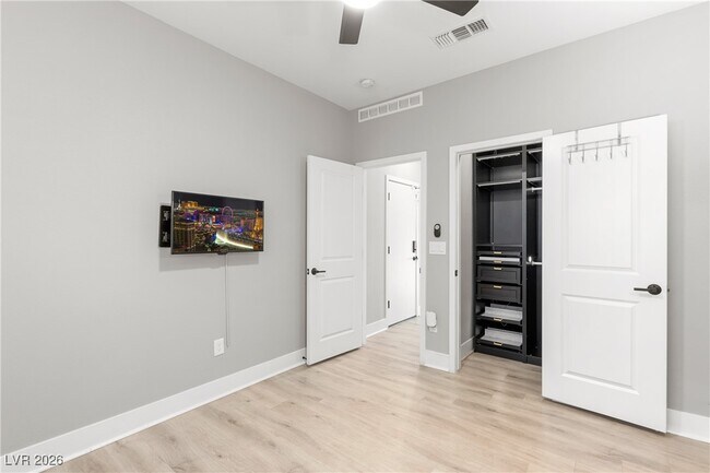 Building Photo - 9929 Fletcher Peak Ave